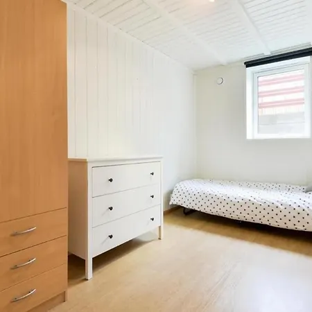 Guest house Modern 2 Bed-room 60 M2 By Lerkendal Buss Stop - Cozy Living Room, Full Kitchen & Bad *