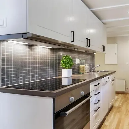 Guest house Modern 2 Bed-room 60 M2 By Lerkendal Buss Stop - Cozy Living Room, Full Kitchen & Bad *