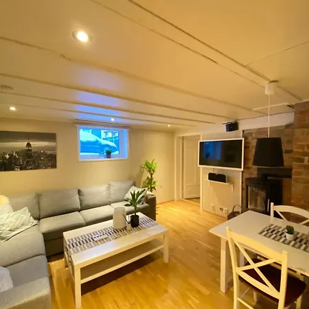 Modern 2 Bed-room 60 M2 By Lerkendal Buss Stop - Cozy Living Room, Full Kitchen & Bad Guest house *