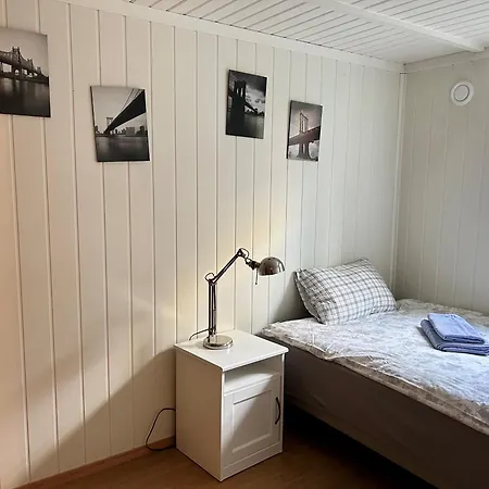 Guest house Modern 2 Bed-room 60 M2 By Lerkendal Buss Stop - Cozy Living Room, Full Kitchen & Bad