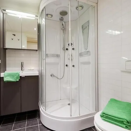 Guest house Modern 2 Bed-room 60 M2 By Lerkendal Buss Stop - Cozy Living Room, Full Kitchen & Bad